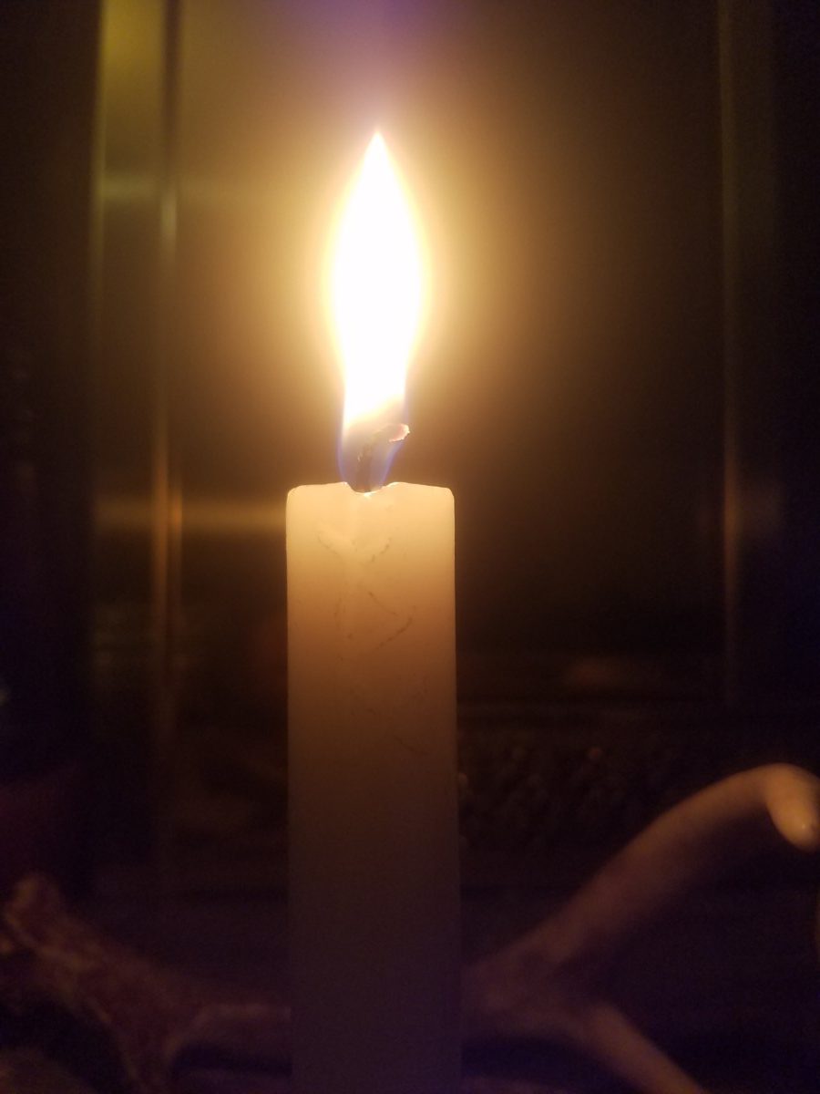 Bindrune Candle